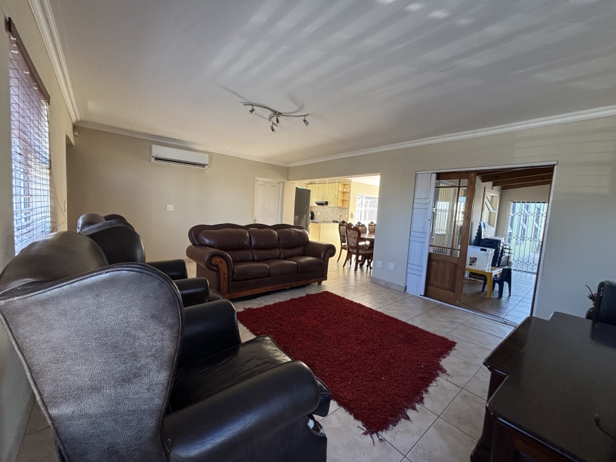 To Let 4 Bedroom Property for Rent in Vredelust Western Cape